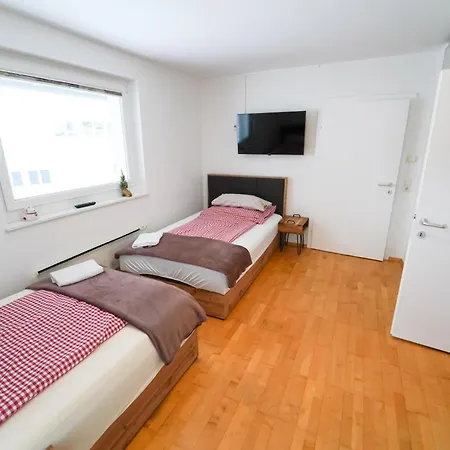 Schlafgut Kuessler - 70m Vom Express Apartment Zell am See