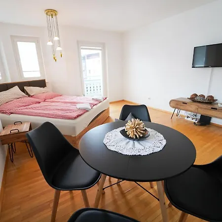 Schlafgut Kuessler - 70m Vom Express * Zell am See