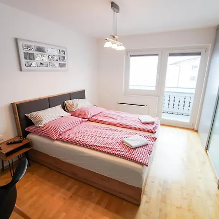 Schlafgut Kuessler - 70m Vom Express *